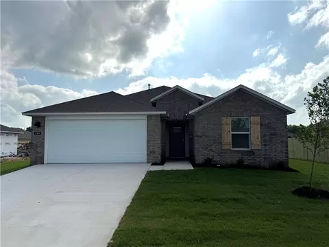 559 Nevada St, Farmington, AR 72730