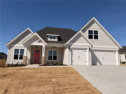 2716 Lunar Ave, Lowell, AR 72745