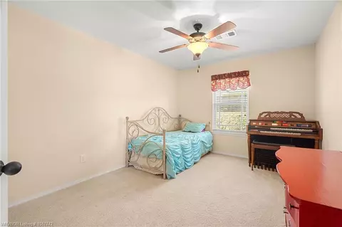 Bedroom - 437 Riley Dr, Alma, AR 72921 photo 3 of 6