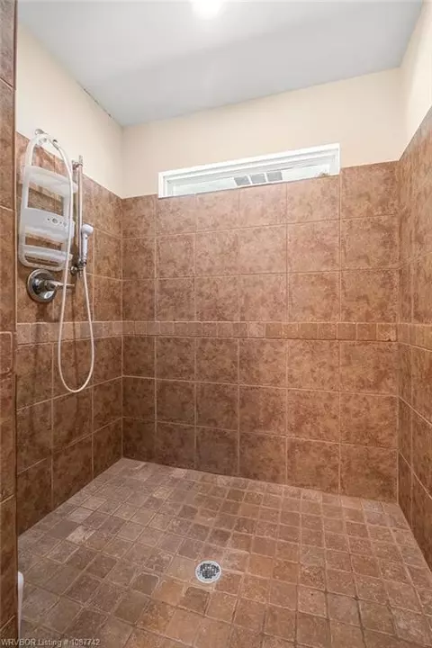Bath - 437 Riley Dr, Alma, AR 72921 photo 4 of 4
