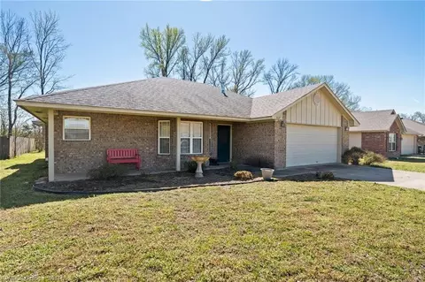 437 Riley Dr, Alma, AR 72921