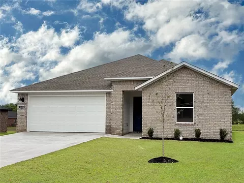 523 Nevada St, Farmington, AR 72730