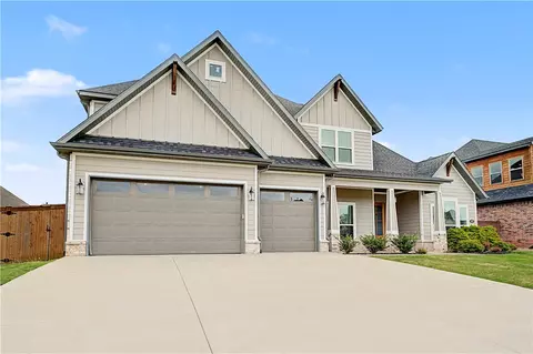 417 NE Royce Loop, Bentonville, AR 72712