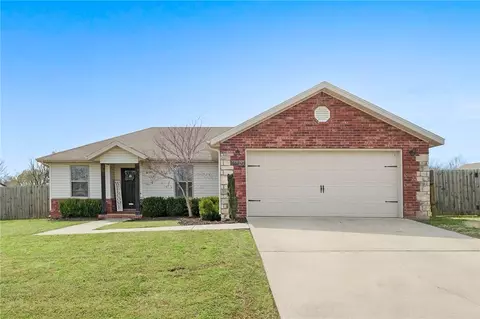 1620 Secretariat Ln, Prairie Grove, AR 72753