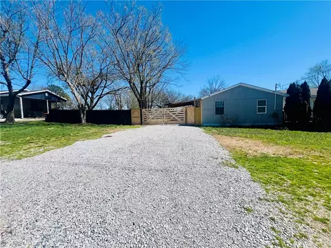 3801 Southland Dr, Springdale, AR 72764