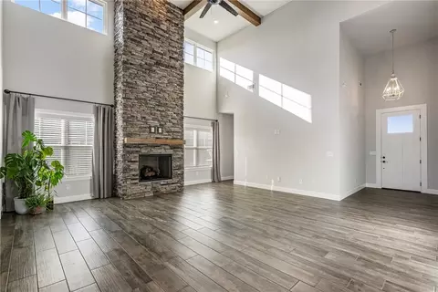 Living - 931 Red Maple St, Centerton, AR 72719 photo 2 of 4