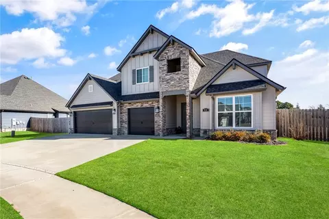 931 Red Maple St, Centerton, AR 72719
