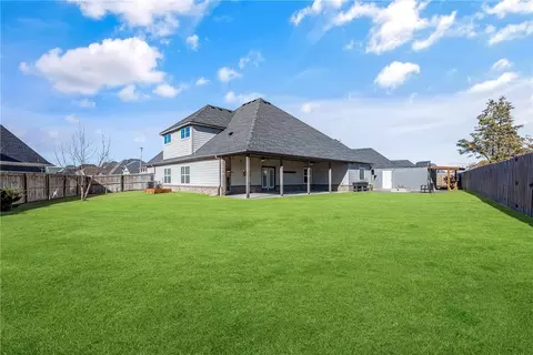Exterior - 931 Red Maple St, Centerton, AR 72719 photo 7 of 8