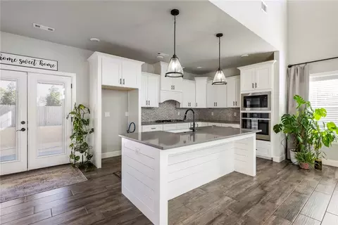 Kitchen - 931 Red Maple St, Centerton, AR 72719 photo 3 of 4