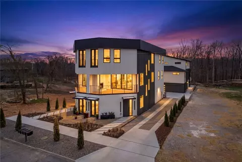 1130 Fillmore St, Bentonville, AR 72712