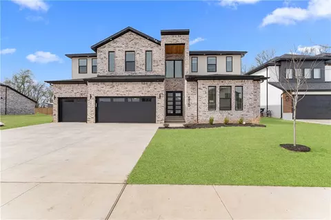 4420 S 88th St, Bentonville, AR 72713