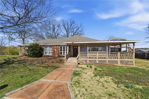 16602 N Willow Dr, Rogers, AR 72756