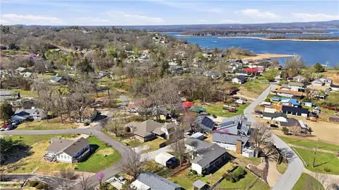 View/Area - 16602 N Willow Dr, Rogers, AR 72756 photo 3 of 7