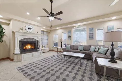 Living - 16602 N Willow Dr, Rogers, AR 72756 photo 2 of 4