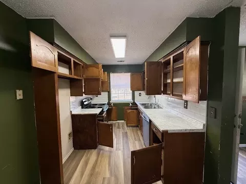 Kitchen - 66 W Walker Dr, Dover, AR 72837 photo 1 of 1
