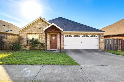 2633 Villa Blvd, Fayetteville, AR 72703