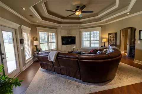 Living - 1237 Waterfront Rd, Alma, AR 72921 photo 3 of 4