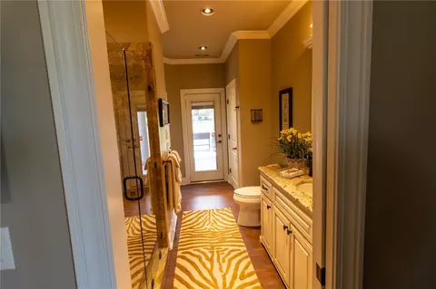 Bath - 1237 Waterfront Rd, Alma, AR 72921 photo 5 of 8