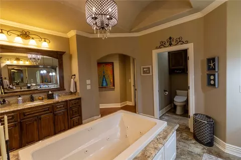 Bath - 1237 Waterfront Rd, Alma, AR 72921 photo 3 of 8