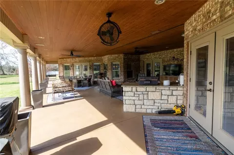Exterior - 1237 Waterfront Rd, Alma, AR 72921 photo 5 of 13