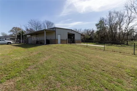 Exterior - 1237 Waterfront Rd, Alma, AR 72921 photo 12 of 13