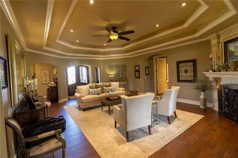 Living - 1237 Waterfront Rd, Alma, AR 72921 photo 2 of 4