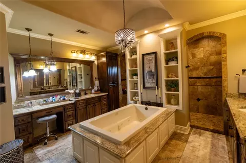 Bath - 1237 Waterfront Rd, Alma, AR 72921 photo 1 of 8