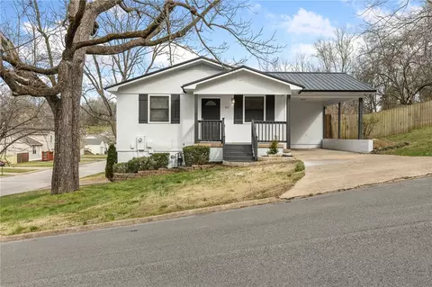 211 N Highland St, Harrison, AR 72601