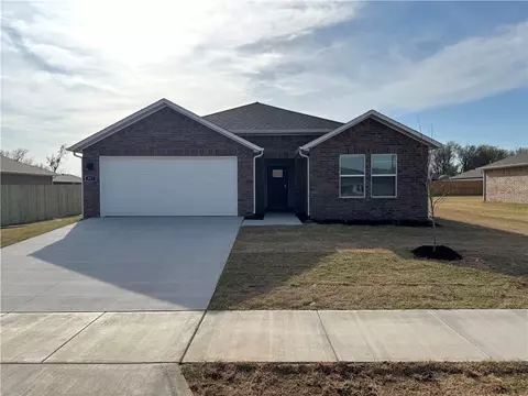 557 Colorado St, Farmington, AR 72730