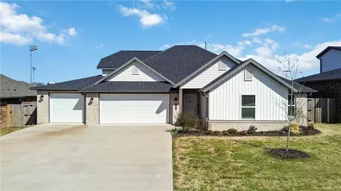 108 Phyllis Farm Rd, Prairie Grove, AR 72753