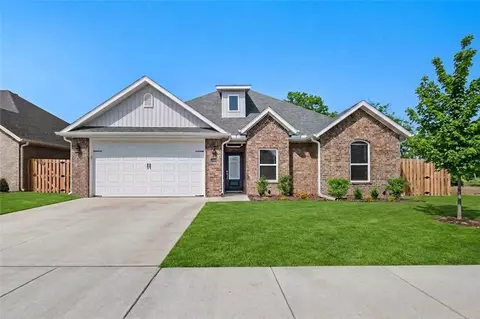 1340 Overcup Oak Ln, Bentonville, AR 72713