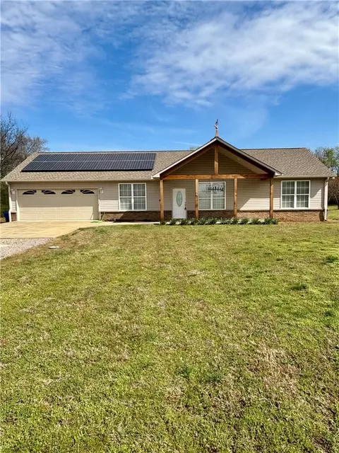 912 College, Coal Hill, AR 72832