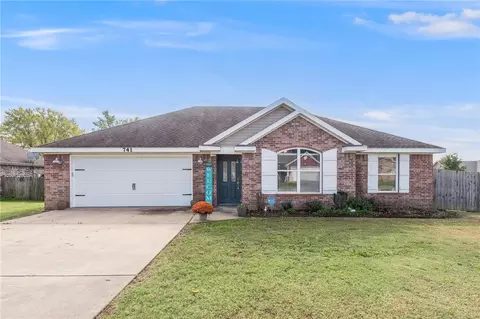 741 Iroquois Dr, Prairie Grove, AR 72753
