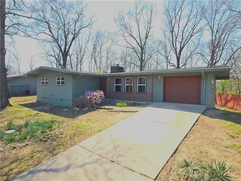 29 Worcester Dr, Bella Vista, AR 72714