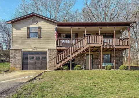 6609 Cottonwood Rd, Harrison, AR 72601