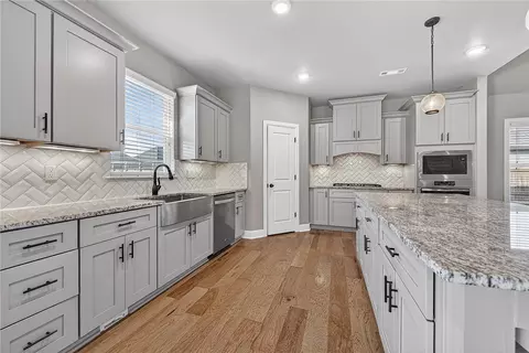Kitchen - 1051 Silver Maple St, Centerton, AR 72719 photo 2 of 3