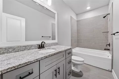 Bath - 1051 Silver Maple St, Centerton, AR 72719 photo 1 of 5