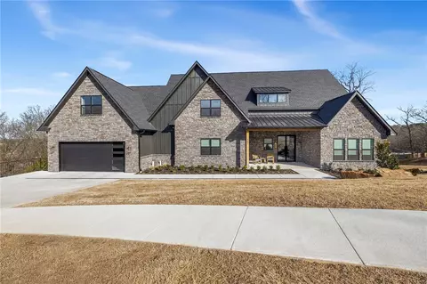 480 Ozark View Dr, Fayetteville, AR 72703