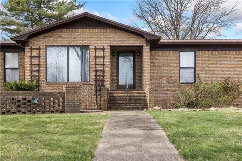 402 Tamarind St, Harrison, AR 72601