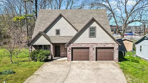 2104 Delwhite Dr, Bentonville, AR 72712