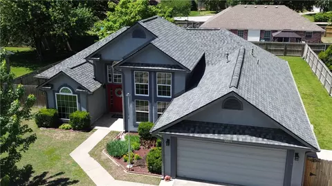 3029 N Quartz Dr, Fayetteville, AR 72704