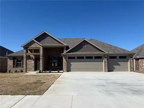 652 Summer Ln, Prairie Grove, AR 72753