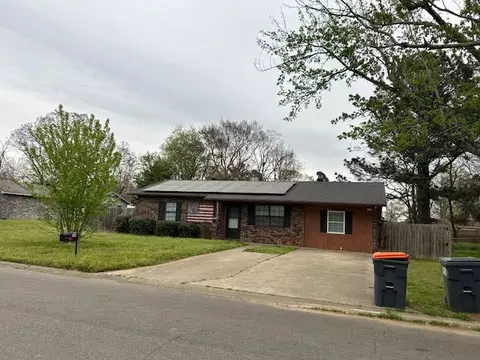 1301 S Greenwich Ave, Russellville, AR 72801