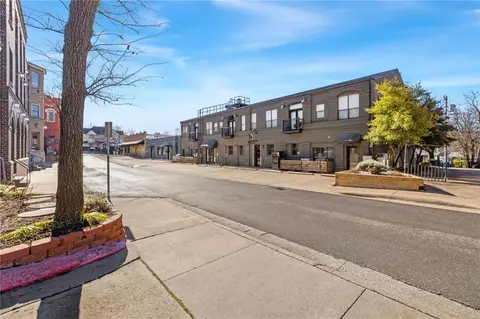 315 N Rollston Ave #203, Fayetteville, AR 72701