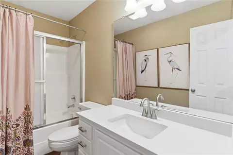 Bath - 4465 Warwick Cv, Springdale, AR 72762 photo 3 of 3
