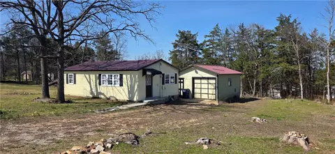 111 Airport Rd, Diamond City, AR 72644