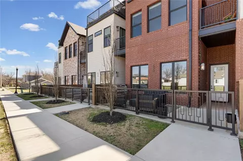 533 SW 5th St, Bentonville, AR 72712