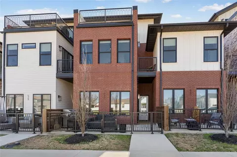 533 SW 5th St, Bentonville, AR 72712