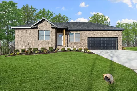 35 Wishaw Dr, Bella Vista, AR 72715