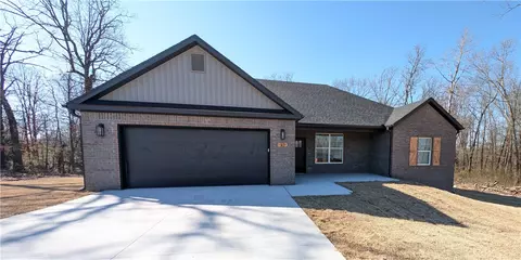 13 Rasen Ln, Bella Vista, AR 72714